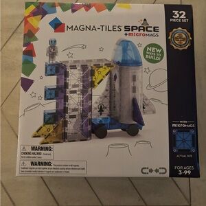 Magna-Tiles Space Rocket Building Set